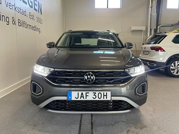 Volkswagen T-Roc 2023 photo 2