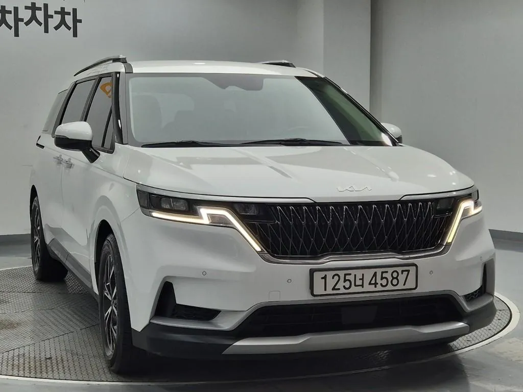 Kia Carnival 2023 photo 4