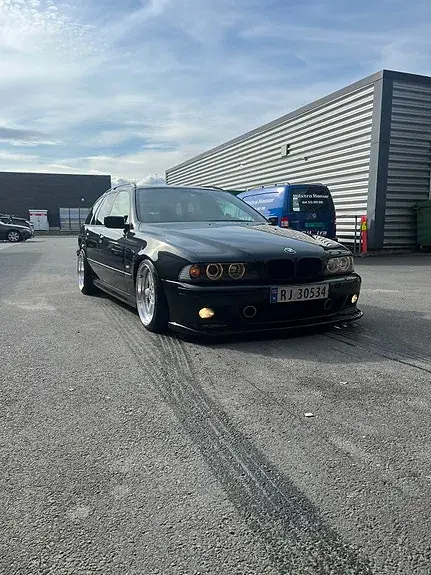 BMW 525D 2001 photo 2