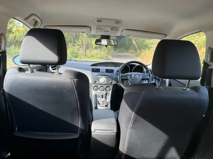 Mazda Mazda3 2010 photo 3