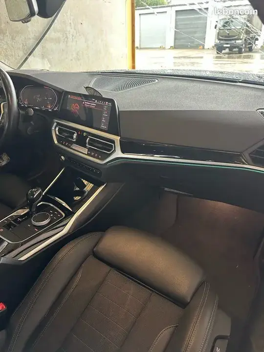 BMW 3 Series 2020 photo 2
