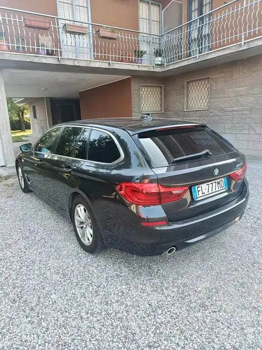 BMW 5 Series 2017 photo 2