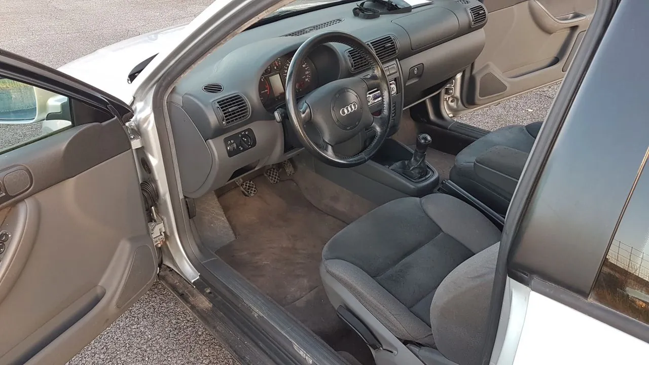 Audi A3 1999 photo 2