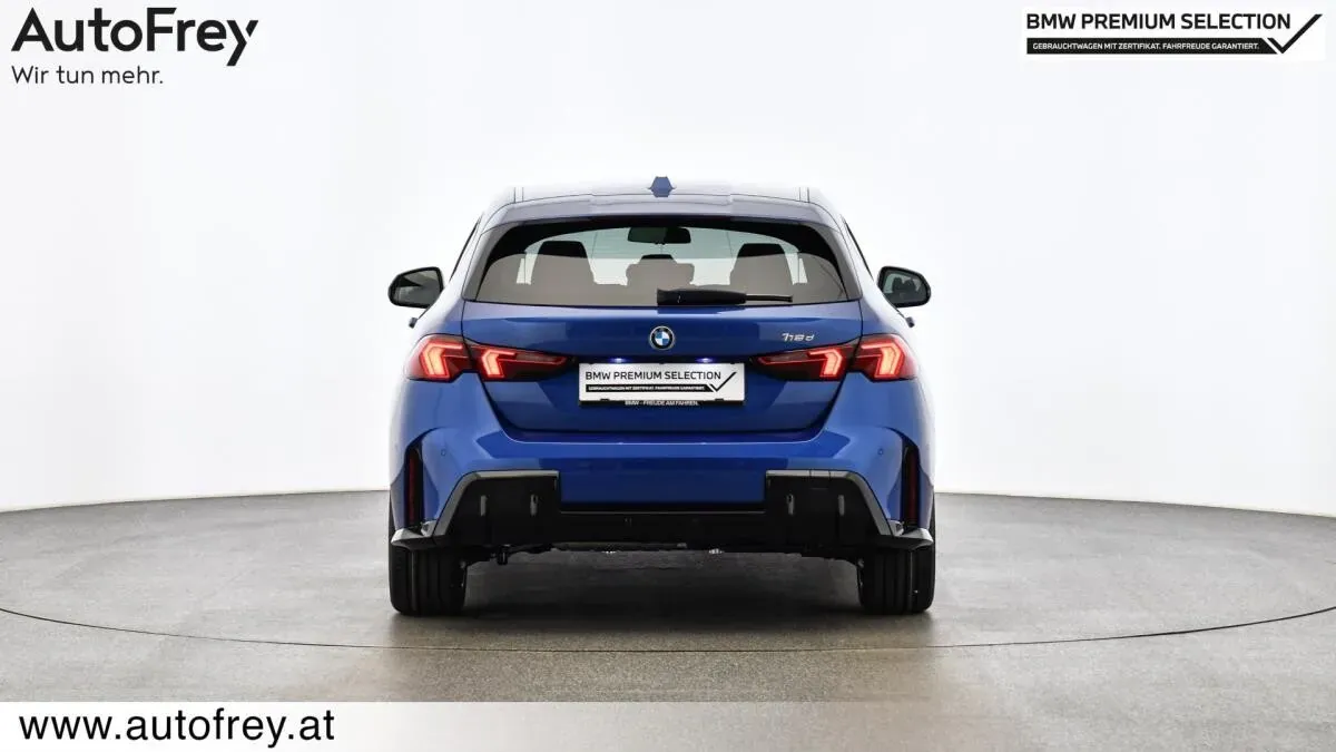 BMW 1 Series 2025 photo 2