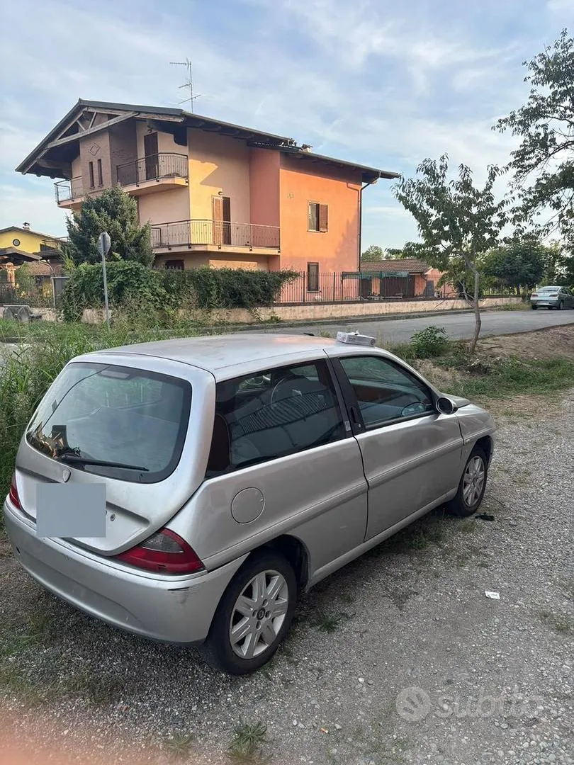 Lancia Y