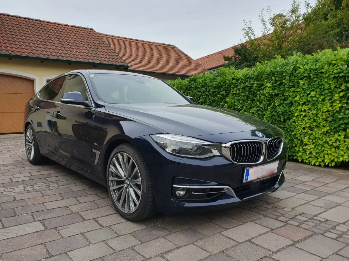 BMW 3 Series 2016 photo 2