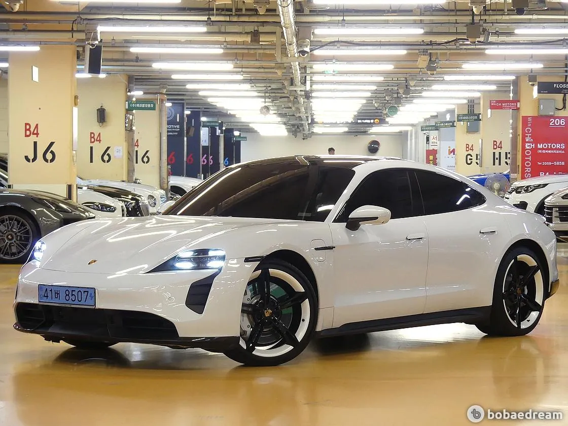 Porsche Taycan 2023 photo 2