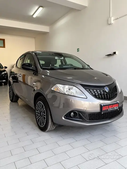 Lancia Ypsilon 2023 photo 2