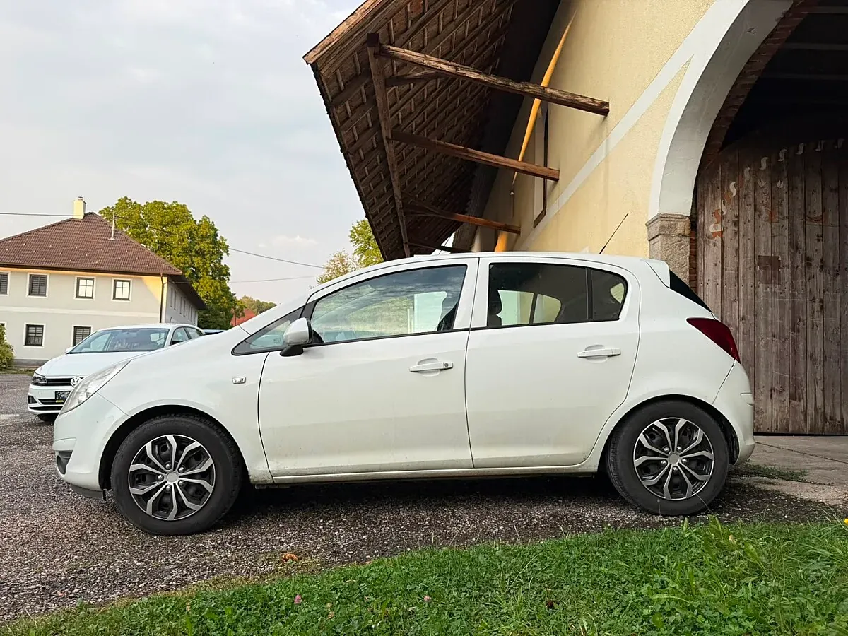Opel Corsa 2009 photo 3