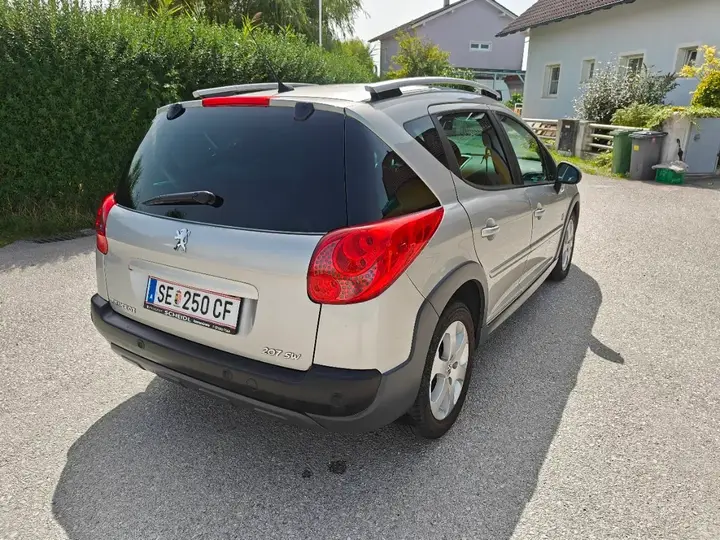 Peugeot 207 2008 photo 3