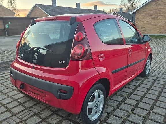 Peugeot 107 2012 photo 4