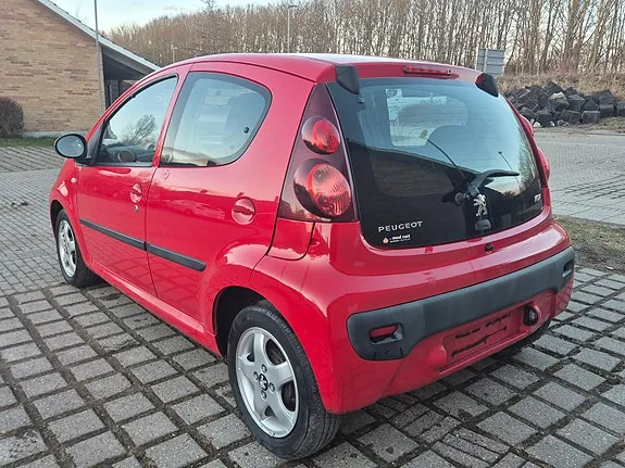 Peugeot 107 2012 photo 5
