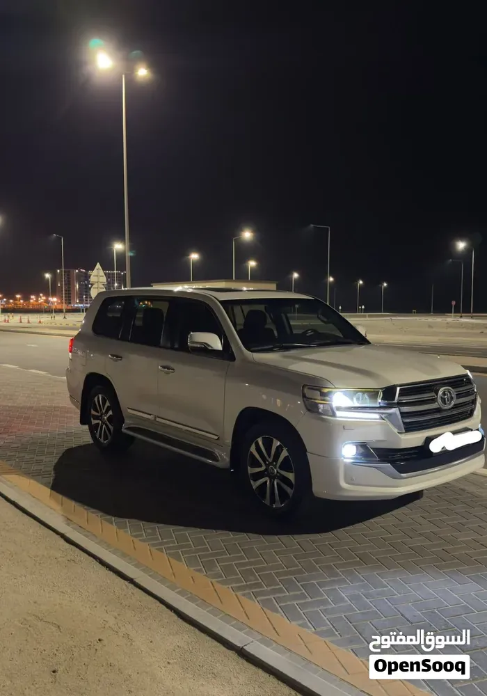 Toyota Land Cruiser 2019 photo 2