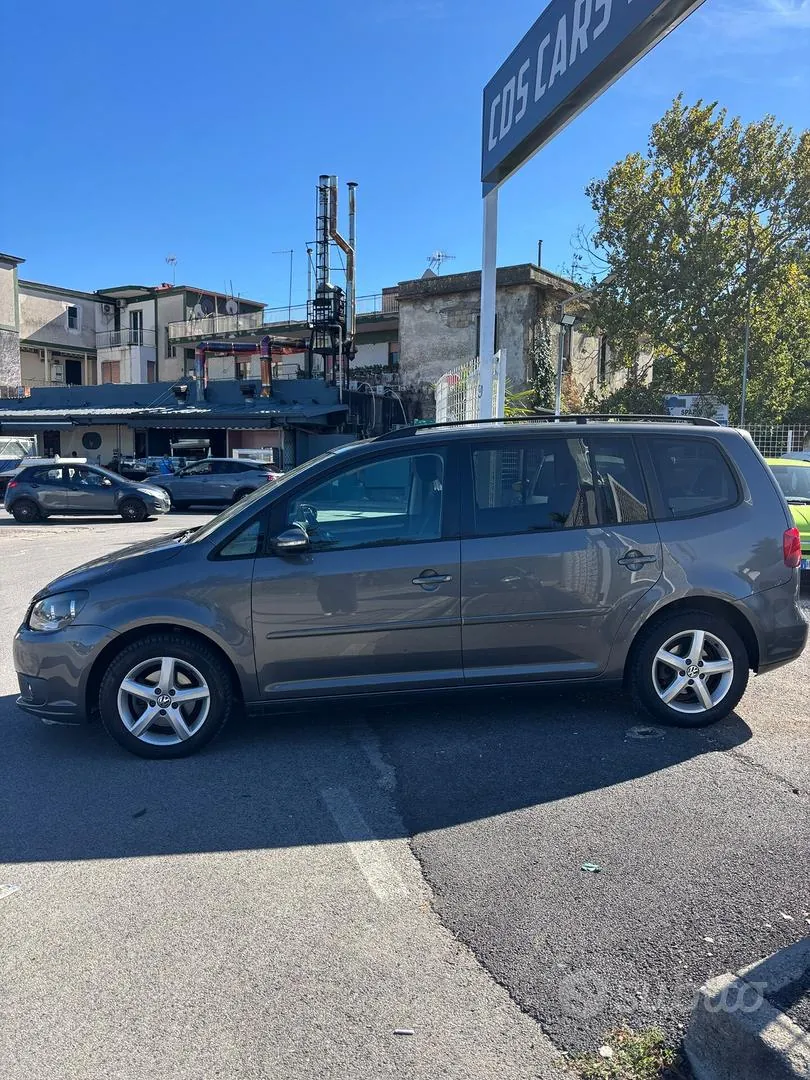 Volkswagen Touran 2013 photo 3