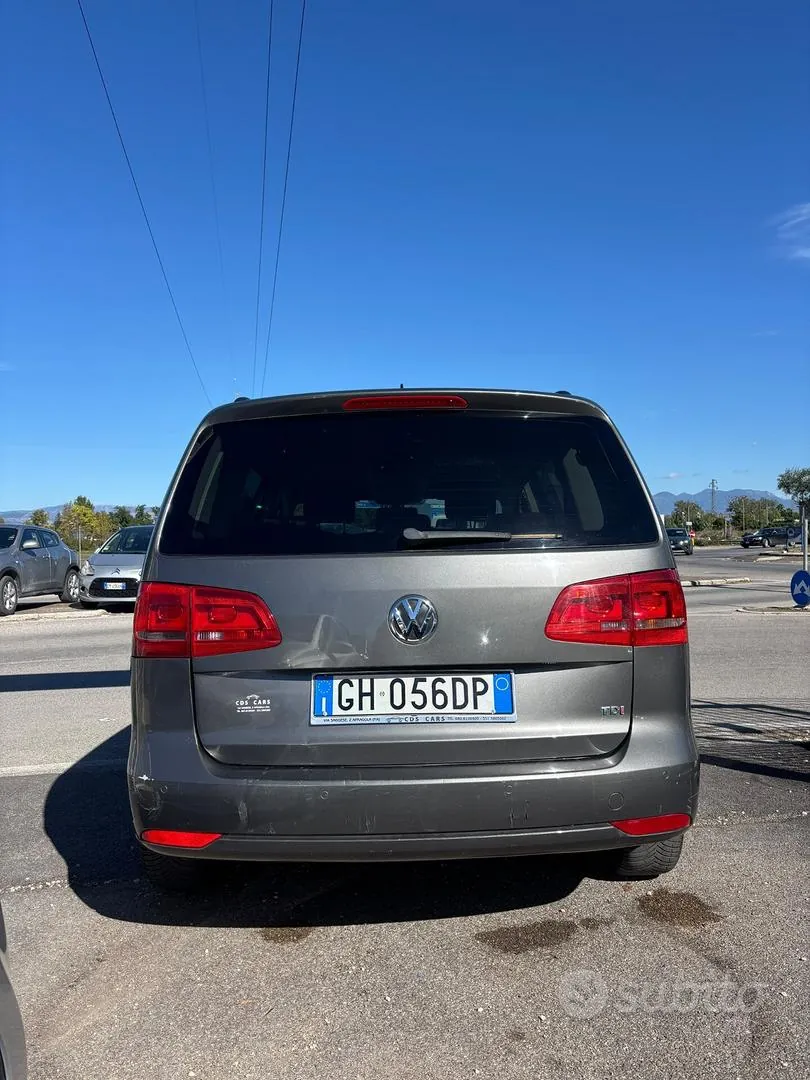 Volkswagen Touran 2013 photo 2