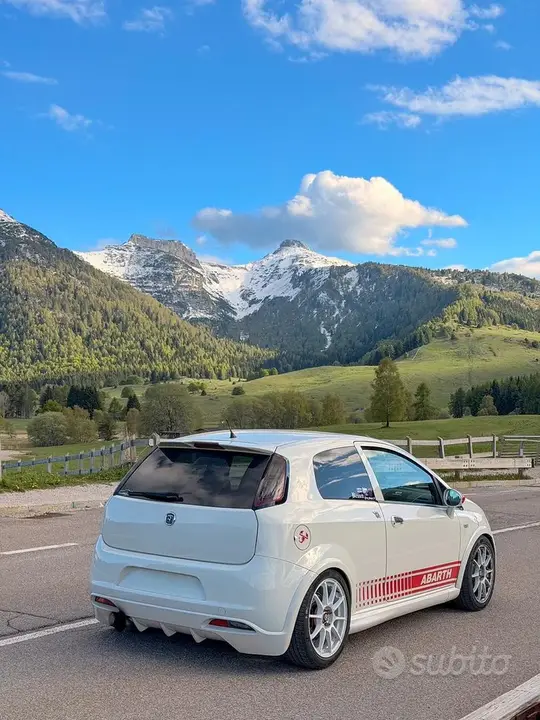 Abarth Grande Punto 2007 photo 2