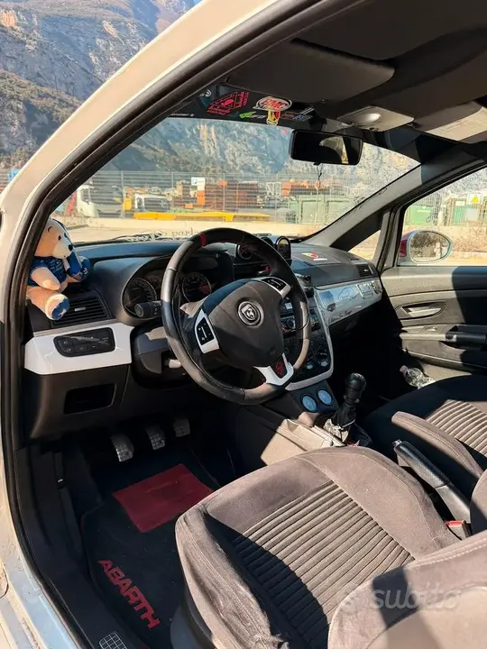 Abarth Grande Punto 2007 photo 4