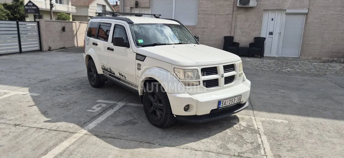 Dodge Nitro 2010 photo 4