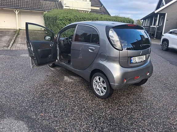 Mitsubishi I-Miev 2011 photo 5