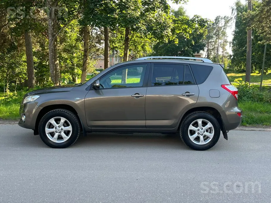 Toyota Rav4 2011 photo 2