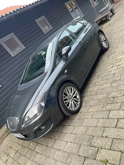 Seat Leon 2011 photo 4