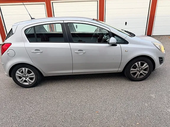 Opel Corsa 2014 photo 2