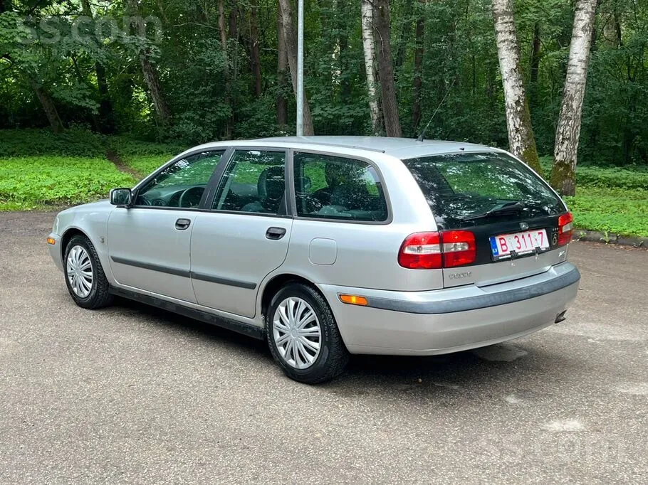 Volvo V40 2004 photo 3