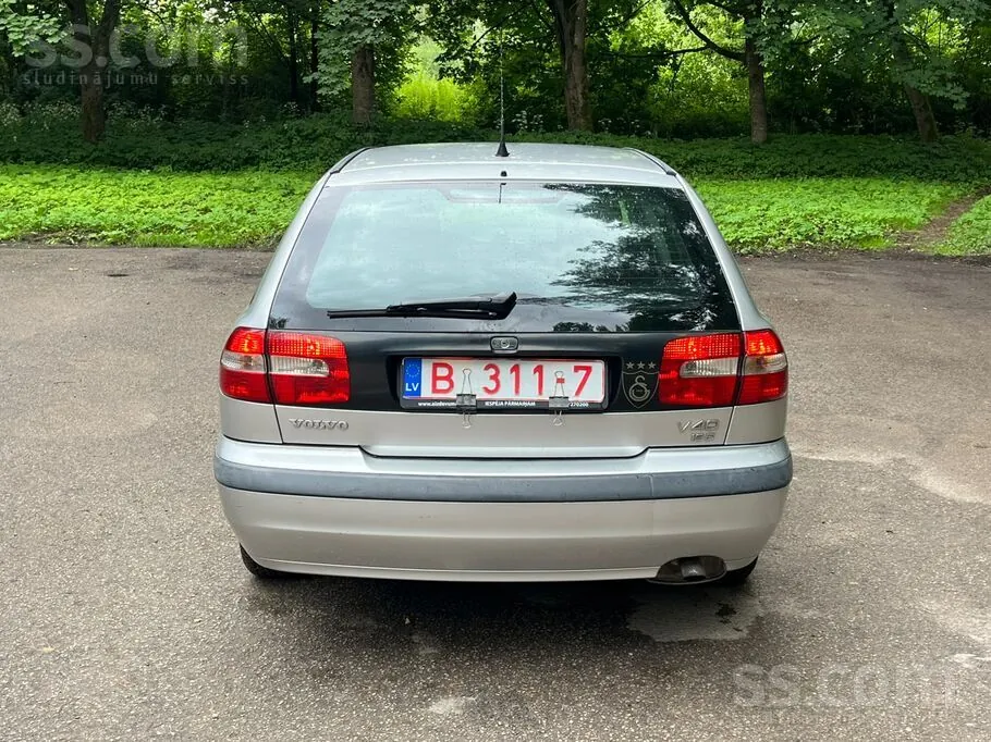 Volvo V40 2004 photo 4