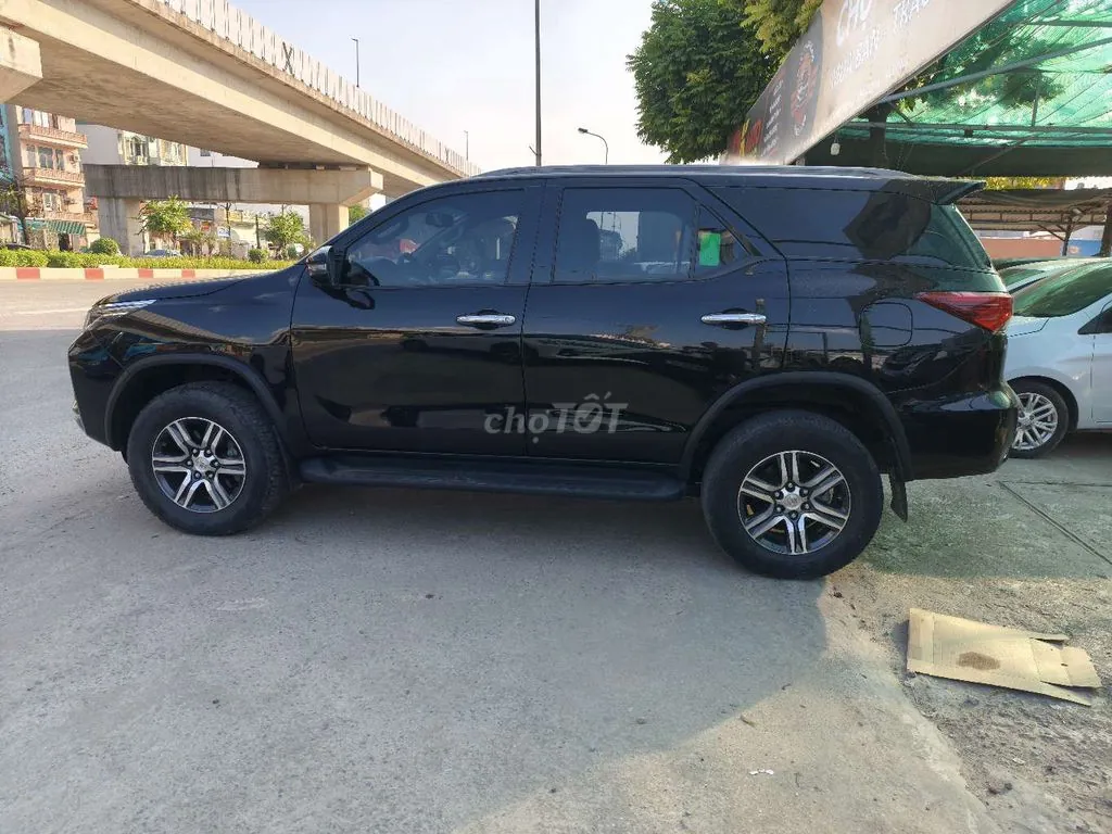 Toyota Fortuner 2022 photo 3