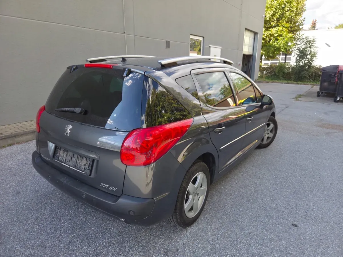 Peugeot 207 2013 photo 3