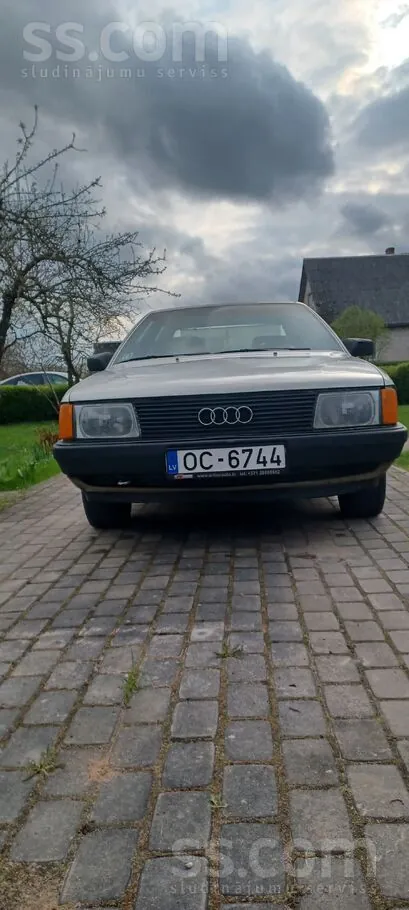 Audi 100 1988 photo 4