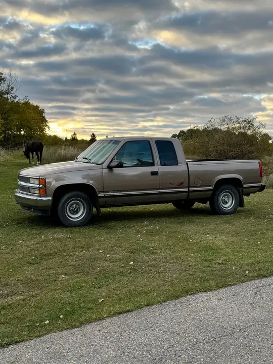 Chevrolet C/K Pickup 2500 1997 photo 2