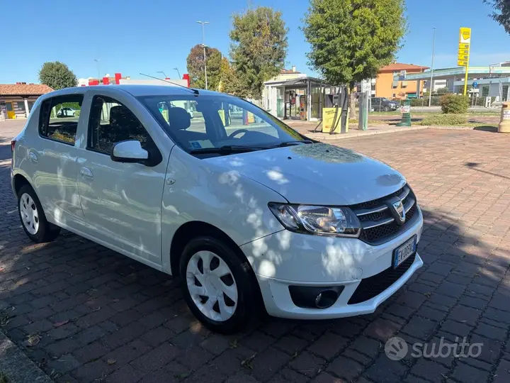 Dacia Sandero 2014 photo 2