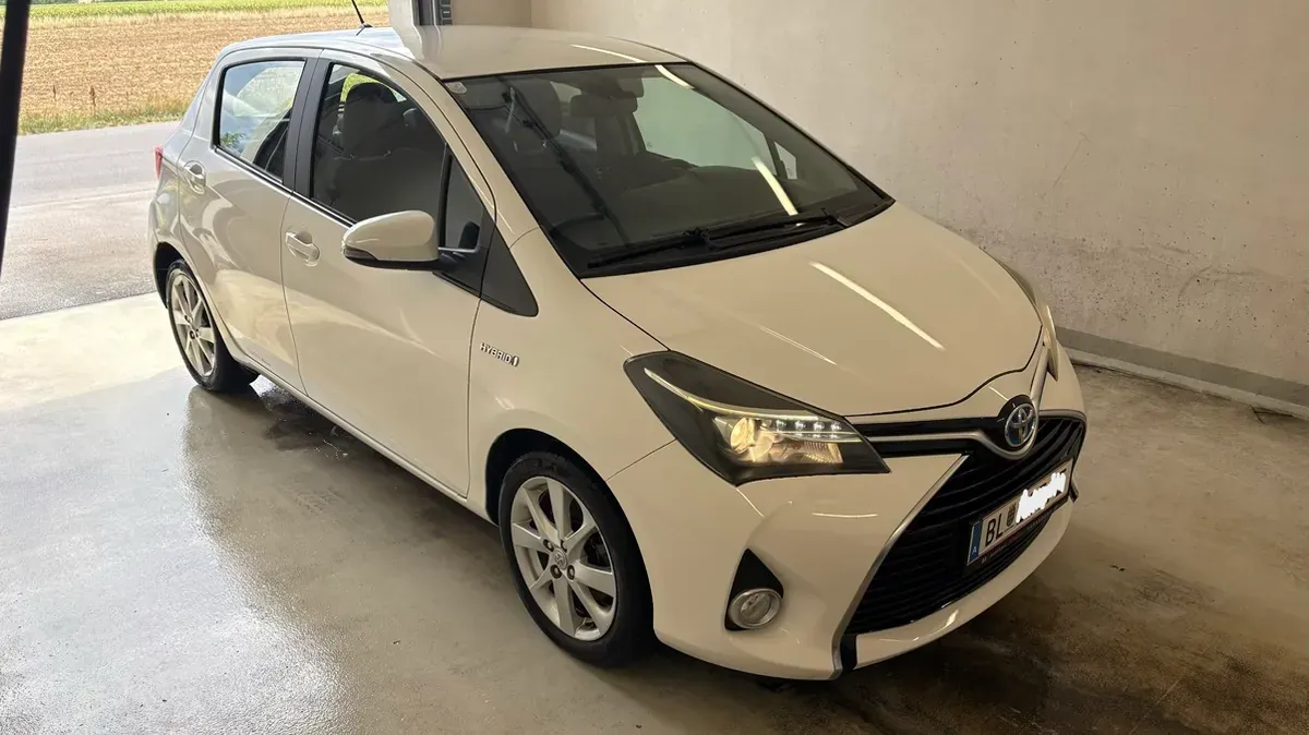 Toyota Yaris 2015 photo 3