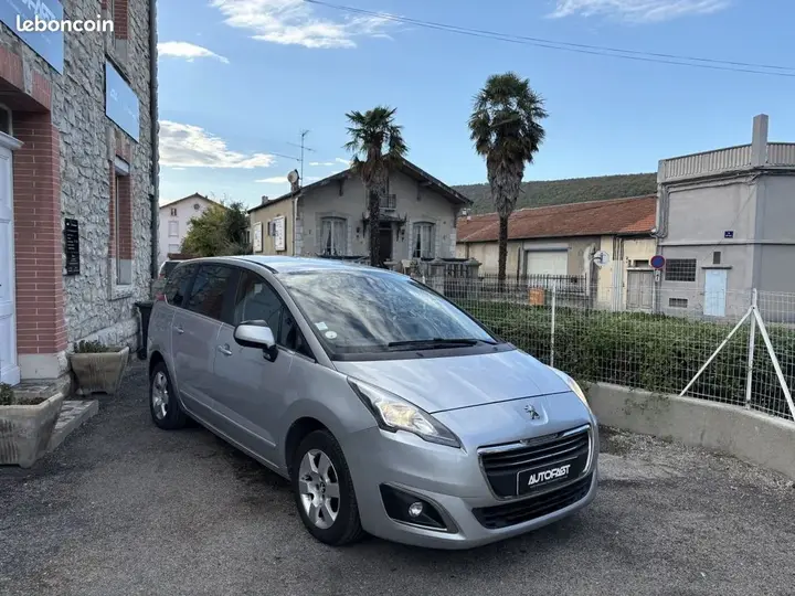 Peugeot 5008 2016 photo 2