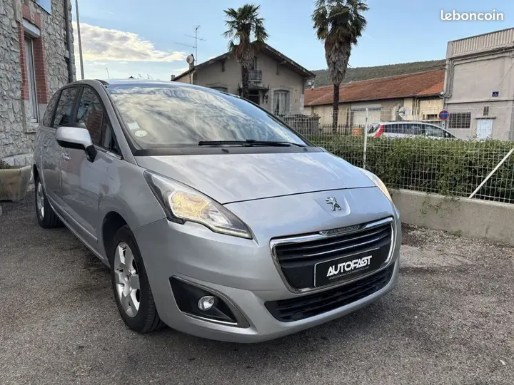 Peugeot 5008 2016 photo 5