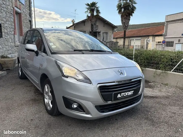 Peugeot 5008 2016 photo 4