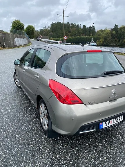Peugeot 308 2011 photo 3