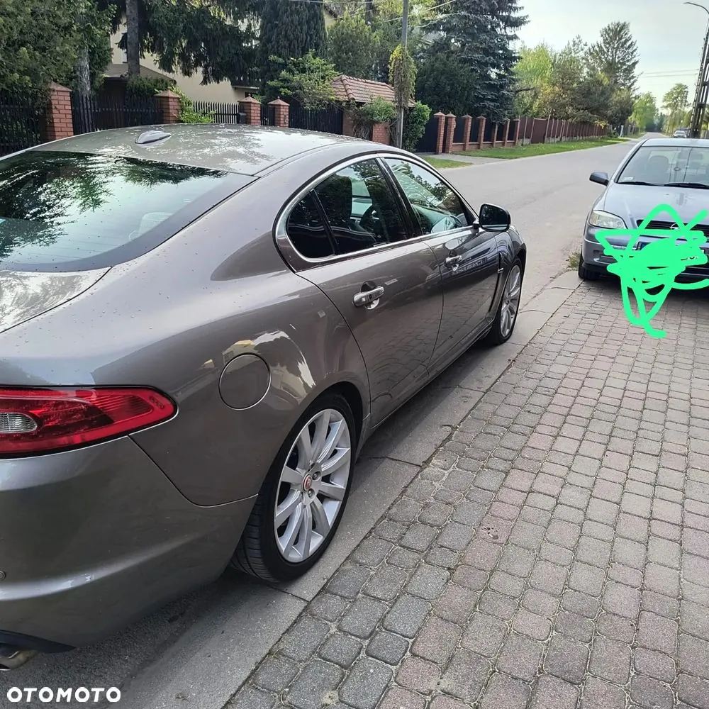 Jaguar Xf 2011 photo 3