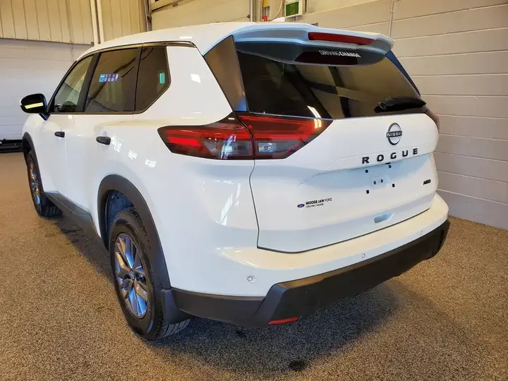 Nissan Rogue 2025 photo 3