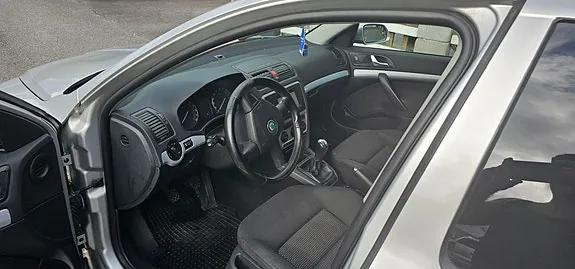 Skoda Octavia 2008 photo 3