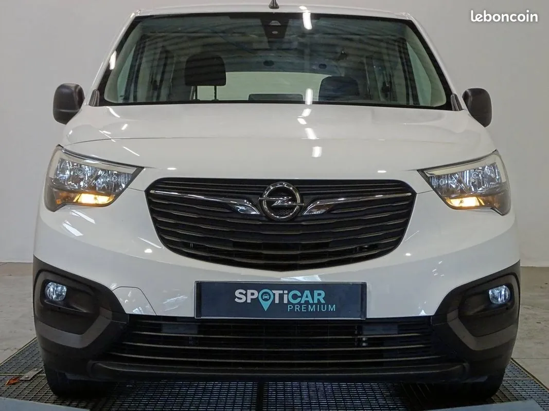 Opel Combo 2022 photo 2