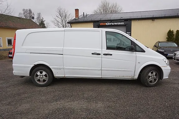 Mercedes-Benz Vito 113 2011 photo 2