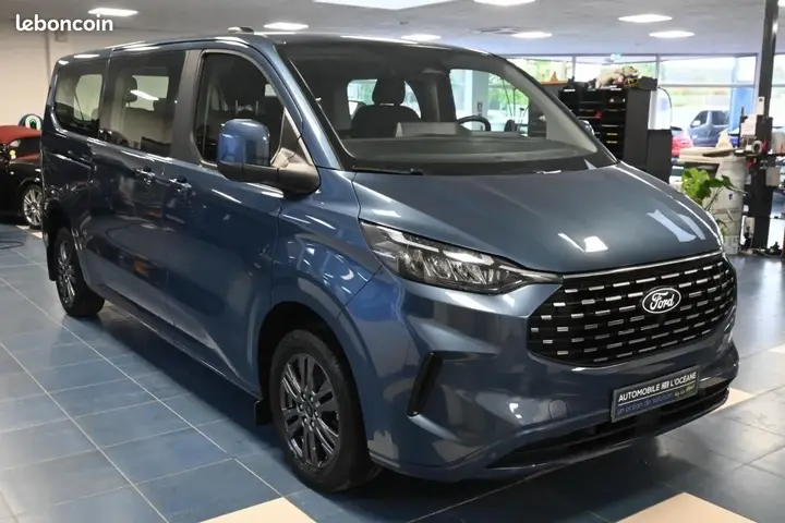 Ford Tourneo Custom 2024 photo 3