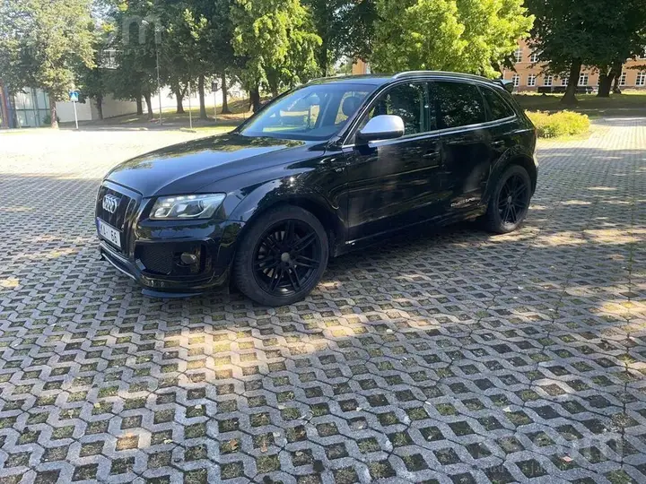 Audi Q5 2010 photo 2