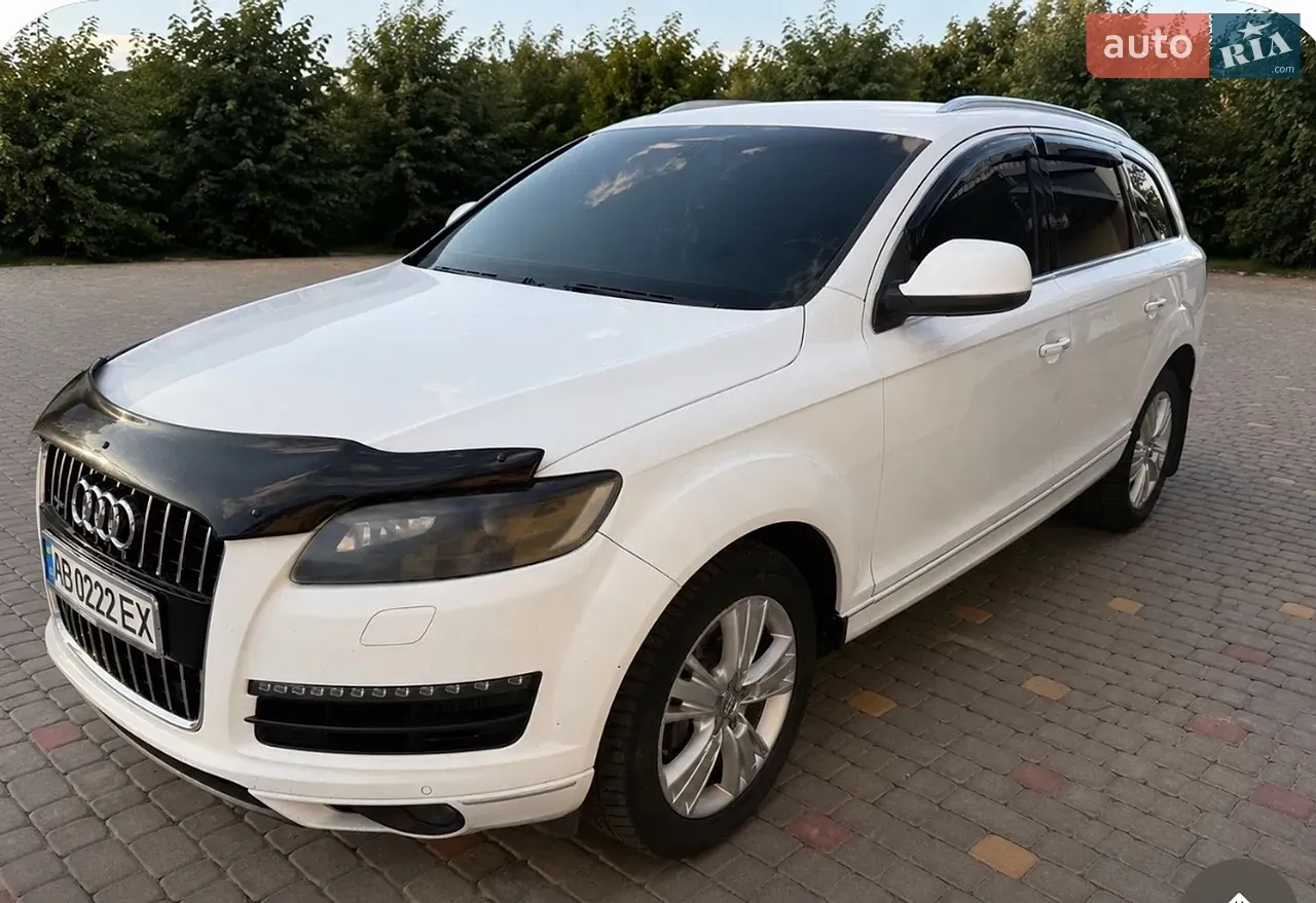 Audi Q7 2012 photo 2