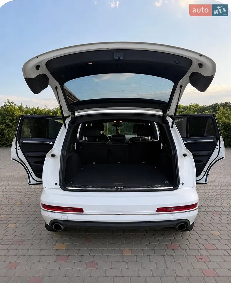 Audi Q7 2012 photo 4