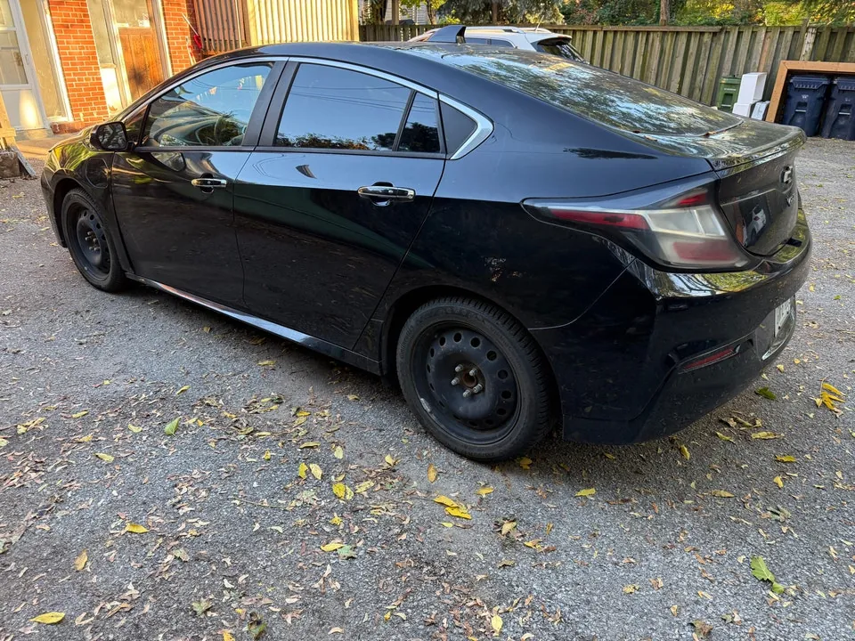 Chevrolet Volt 2017 photo 2