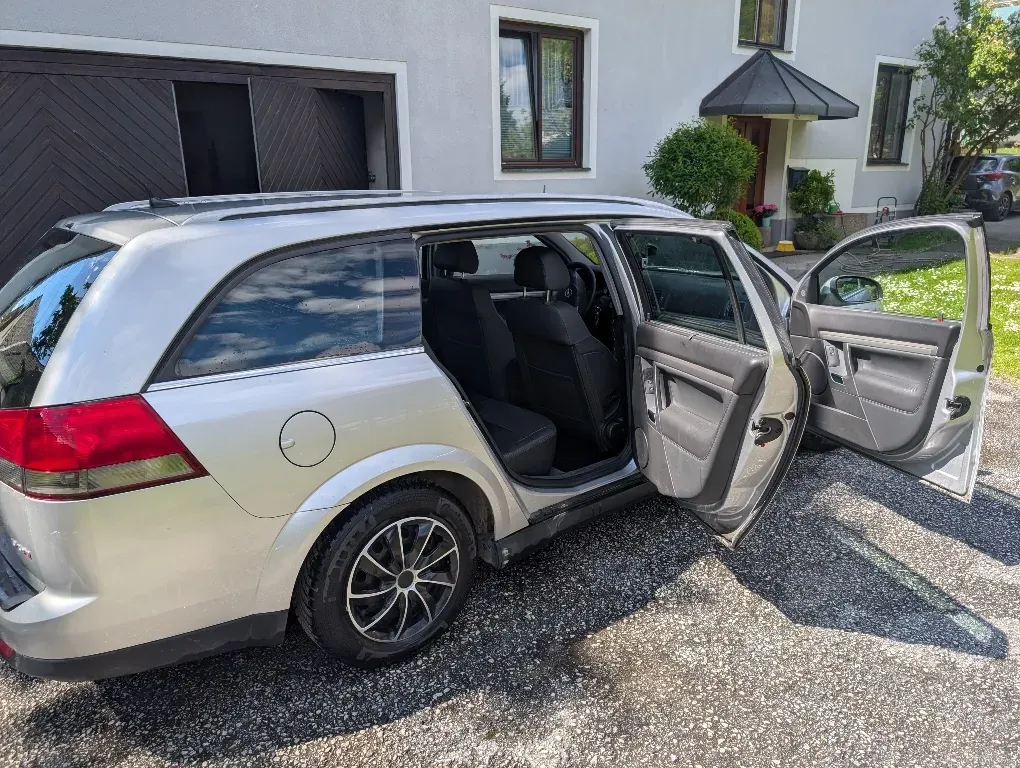 Opel Vectra 2009 photo 3