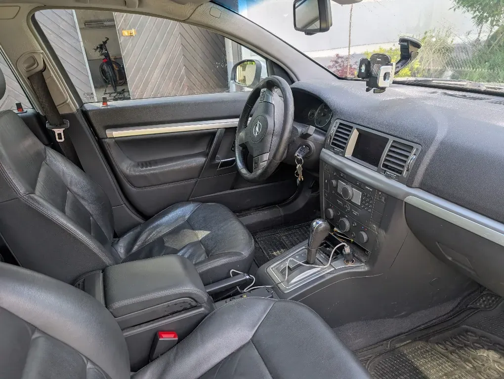 Opel Vectra 2009 photo 2